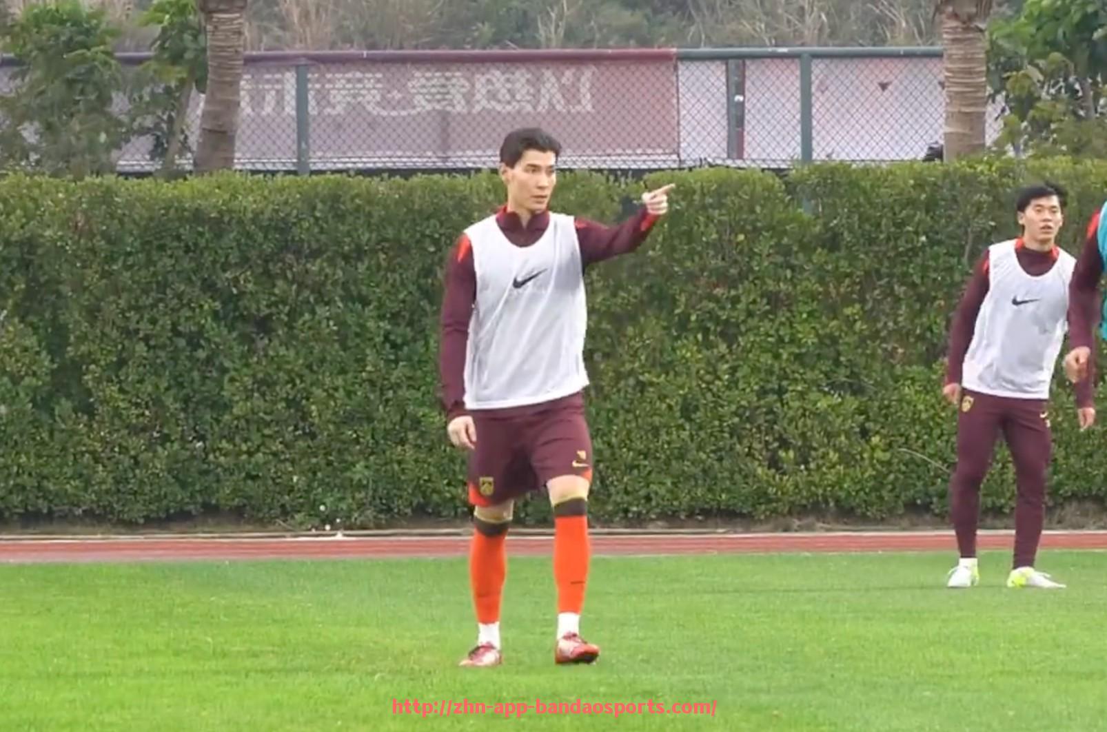 半岛体育app-世俱杯比赛中球员跑动距离排行及体能表现